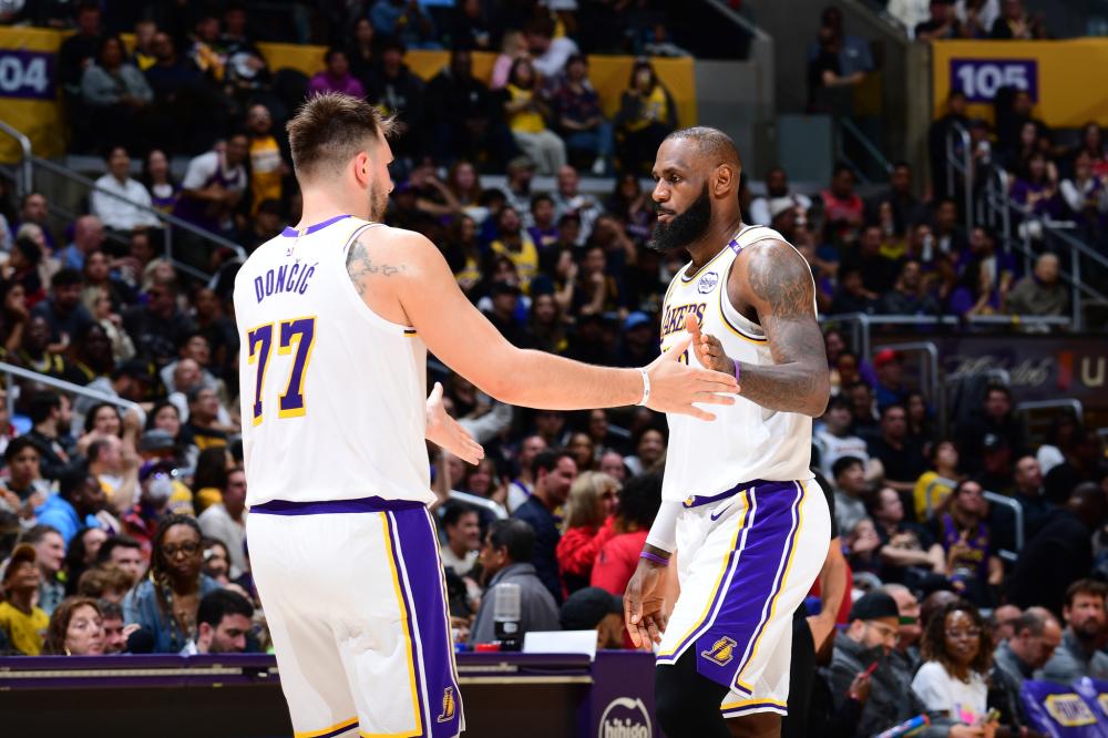 強勢穩居小 強勢穩居小