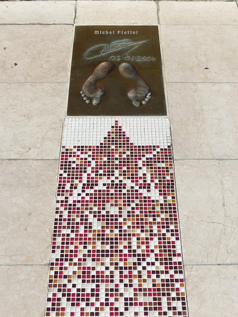 也让我们重 也让我们重